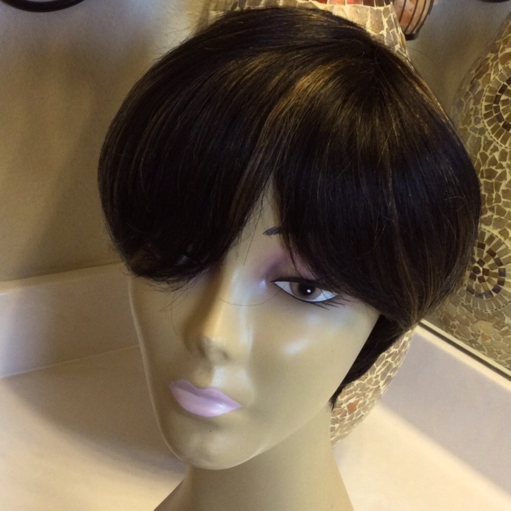 Short Wig NWT